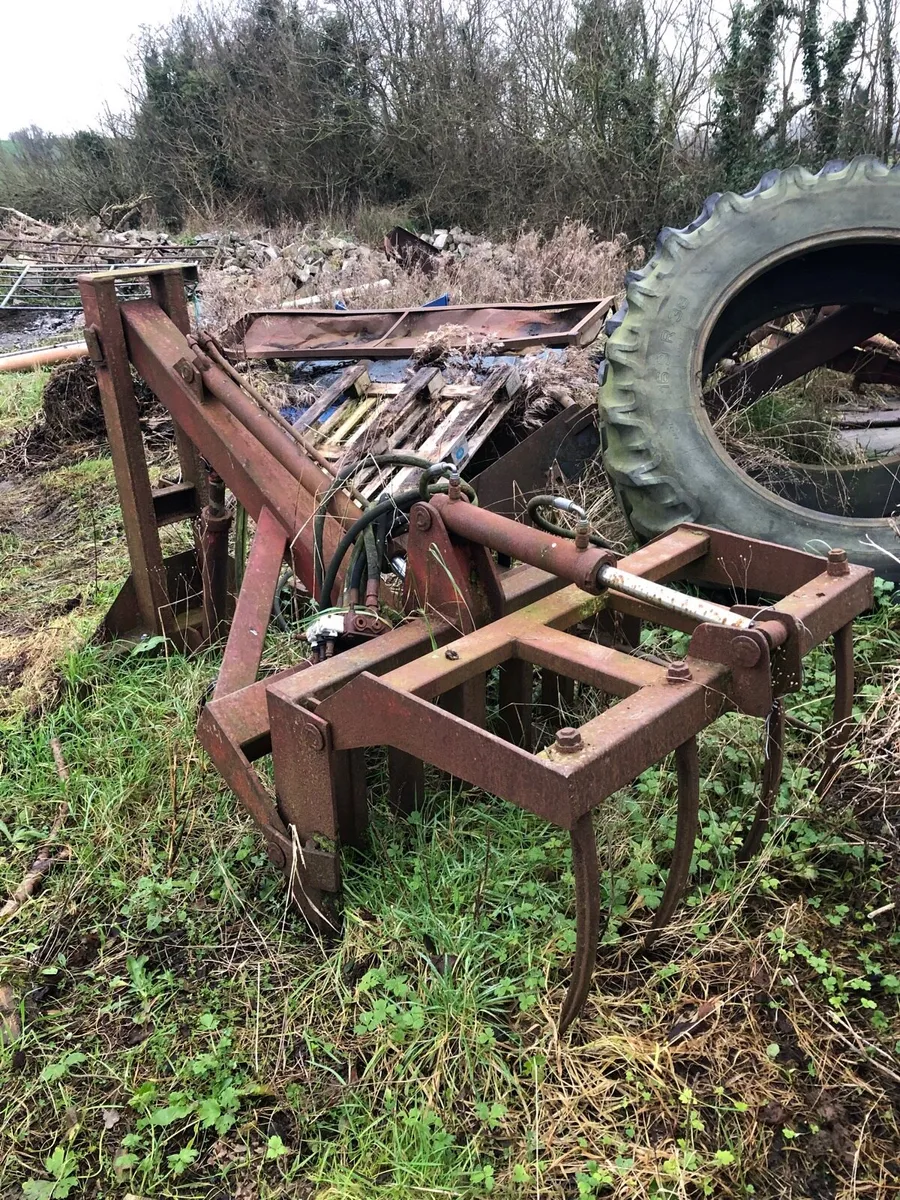 Farm equipment - Image 1