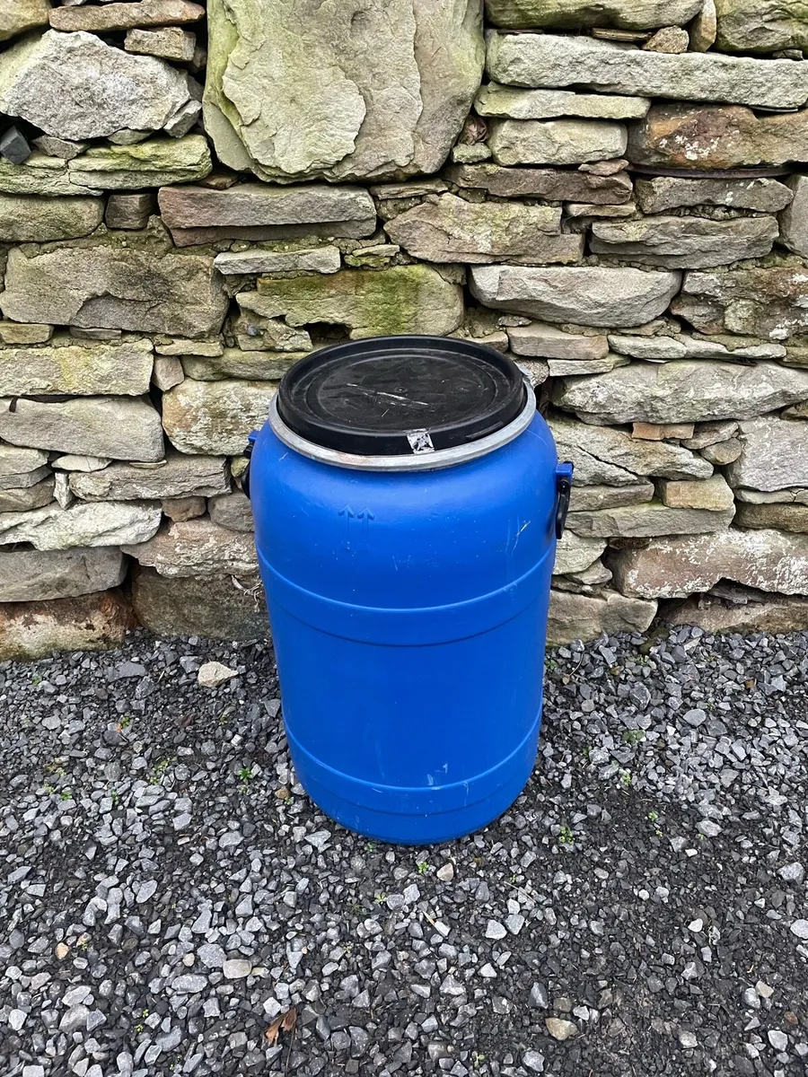 blue barrels with clip on lids - Image 1