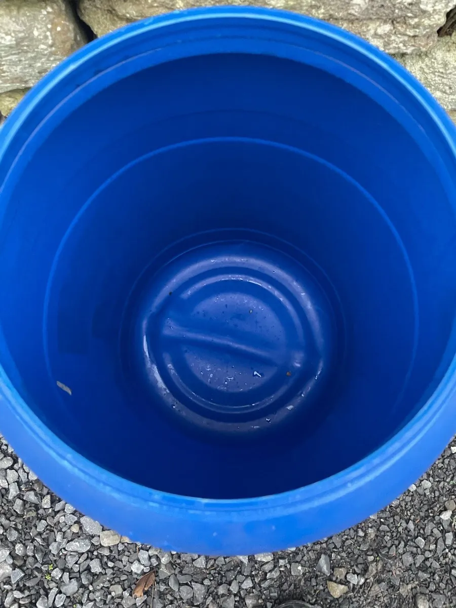 blue barrels with clip on lids - Image 3