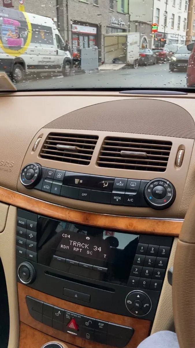 E class W211 Original Head Unit with 6 CD changer - Image 1