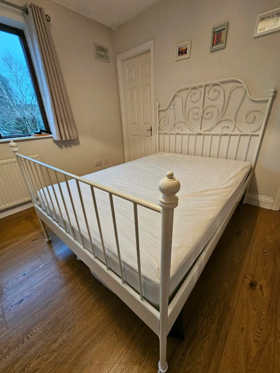 Double bed - Image 1