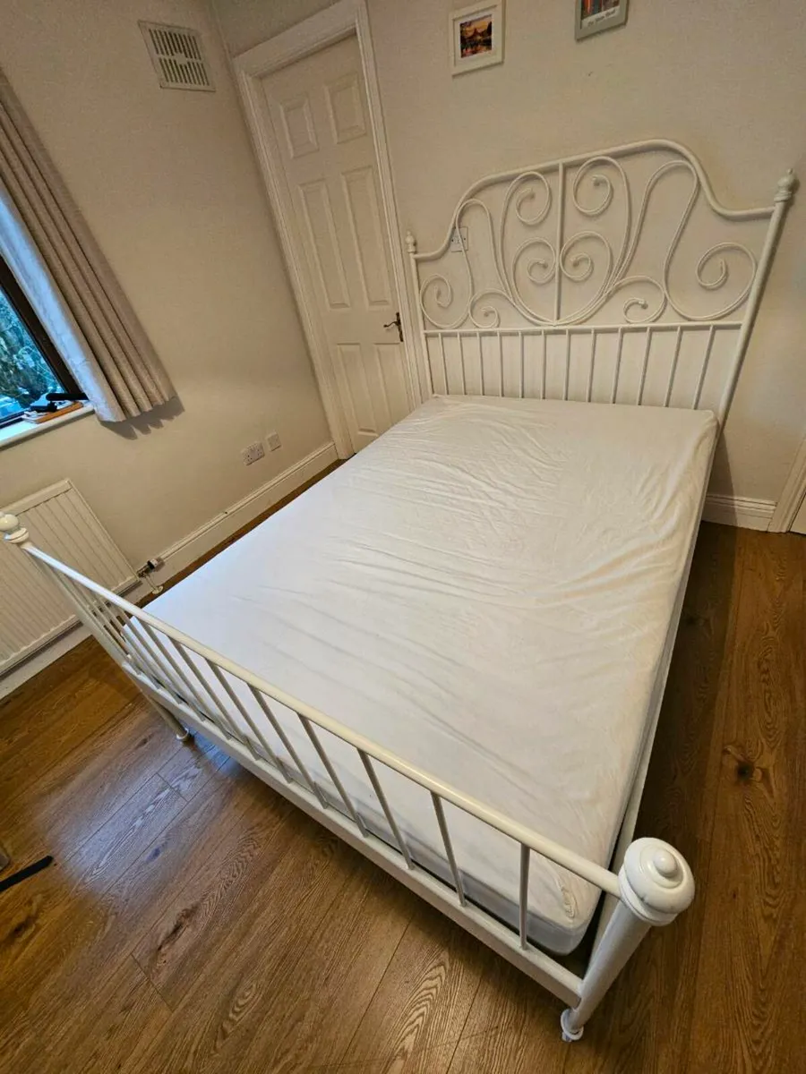 Double bed - Image 2
