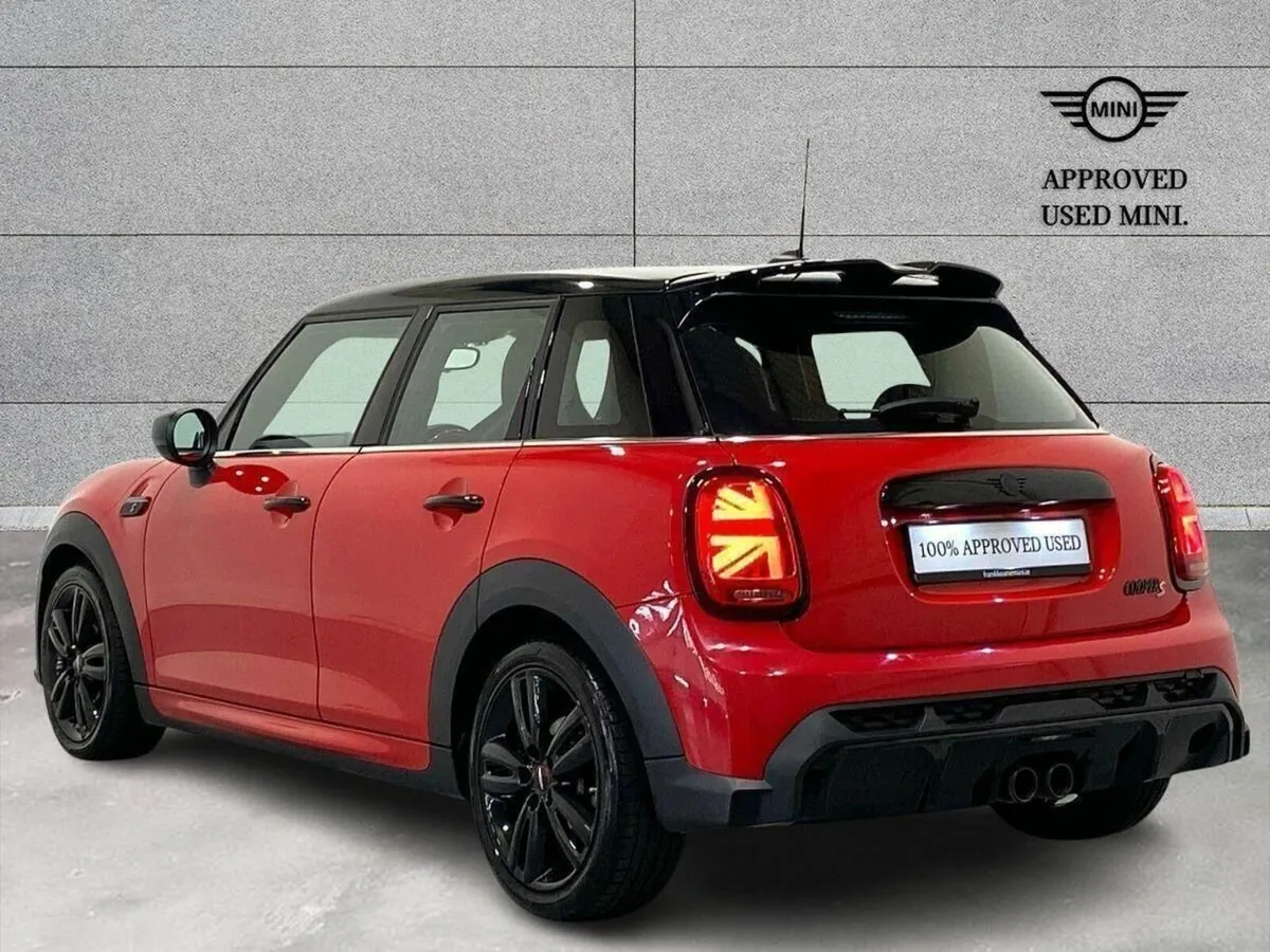 Mini Cooper 5-Door Cooper S Sport - Image 3