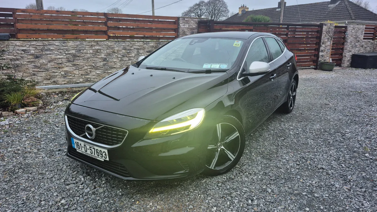 2016 Volvo V40 R-LINE 2.0D - Image 3