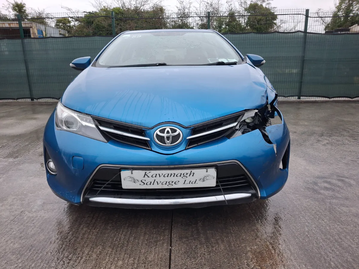 2015 Toyota Auris D4D 1.4 - Image 3