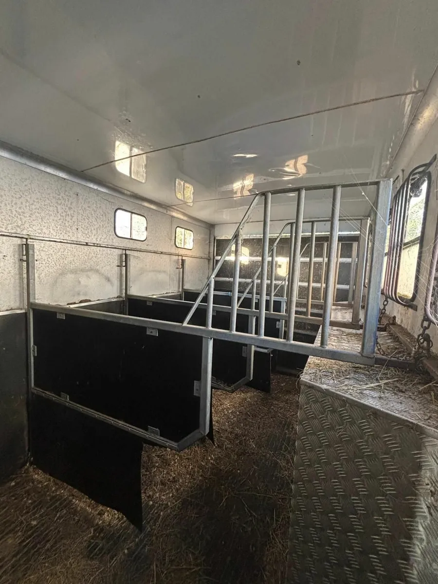 7.5t Horse Lorry for Sale - Image 3