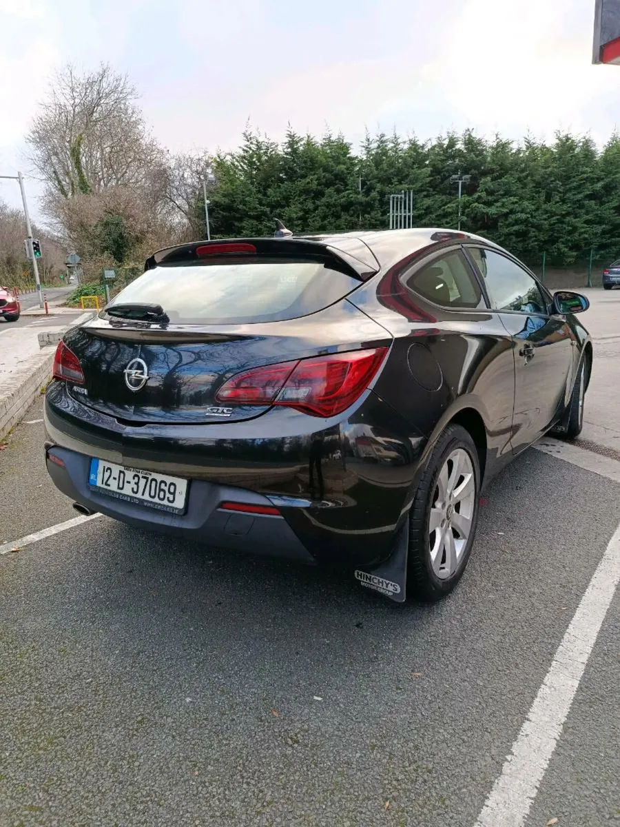 Opel Astra GTC - Image 1