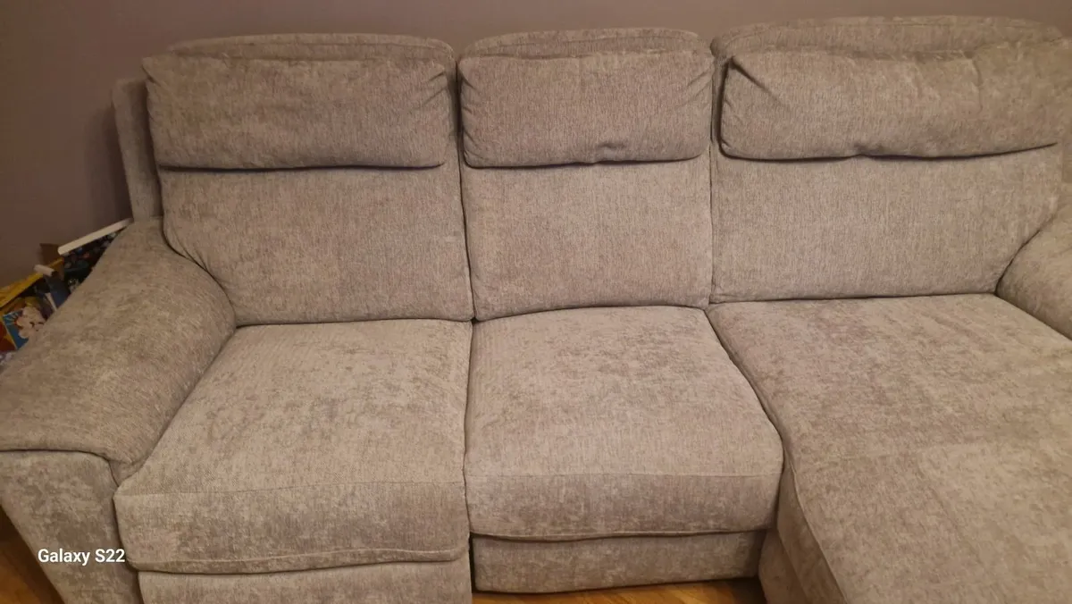 3 seater couch - Image 1