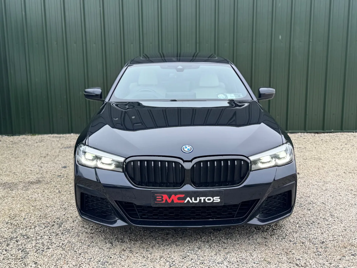 BMW 530E 2022 XDRIVE SUNROOF MASSIVE SPEC - Image 4