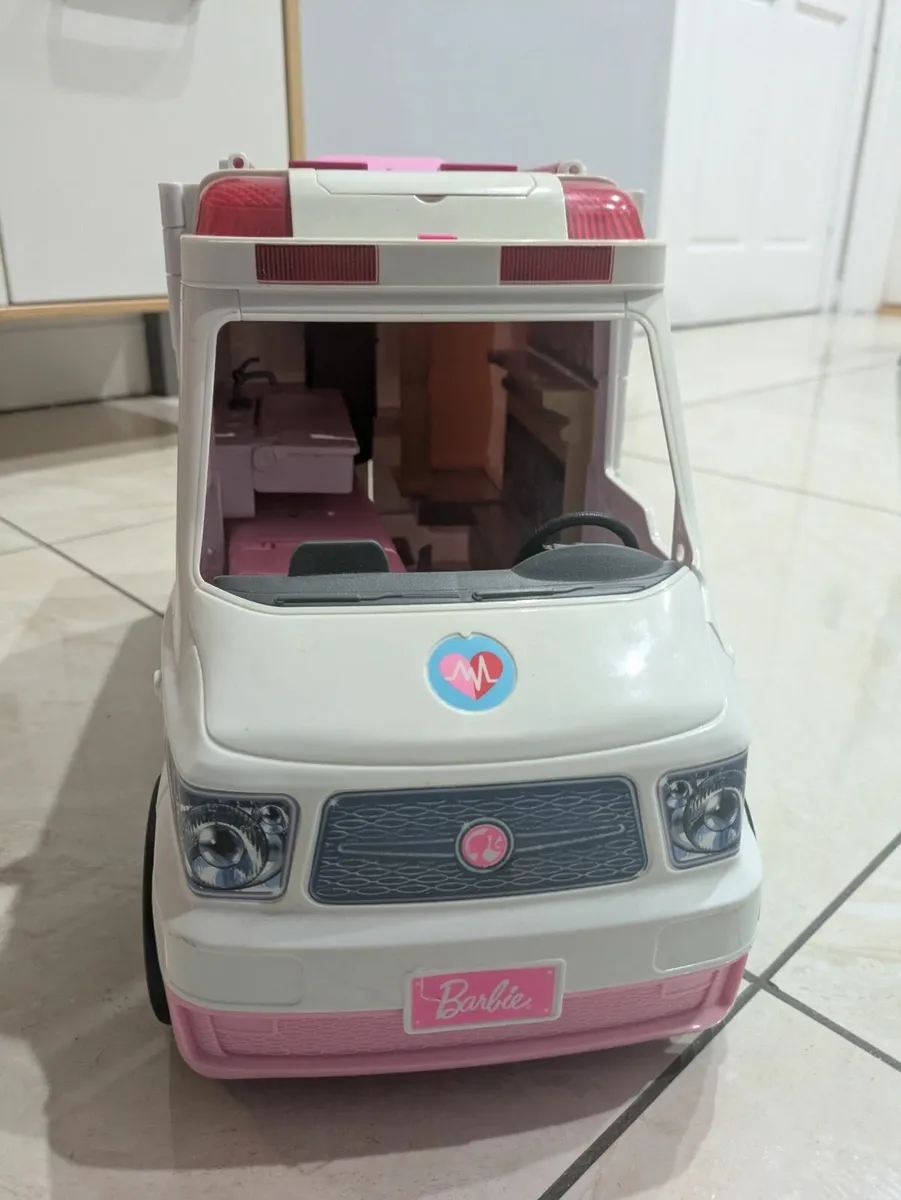 Barbie ambulance - Image 3
