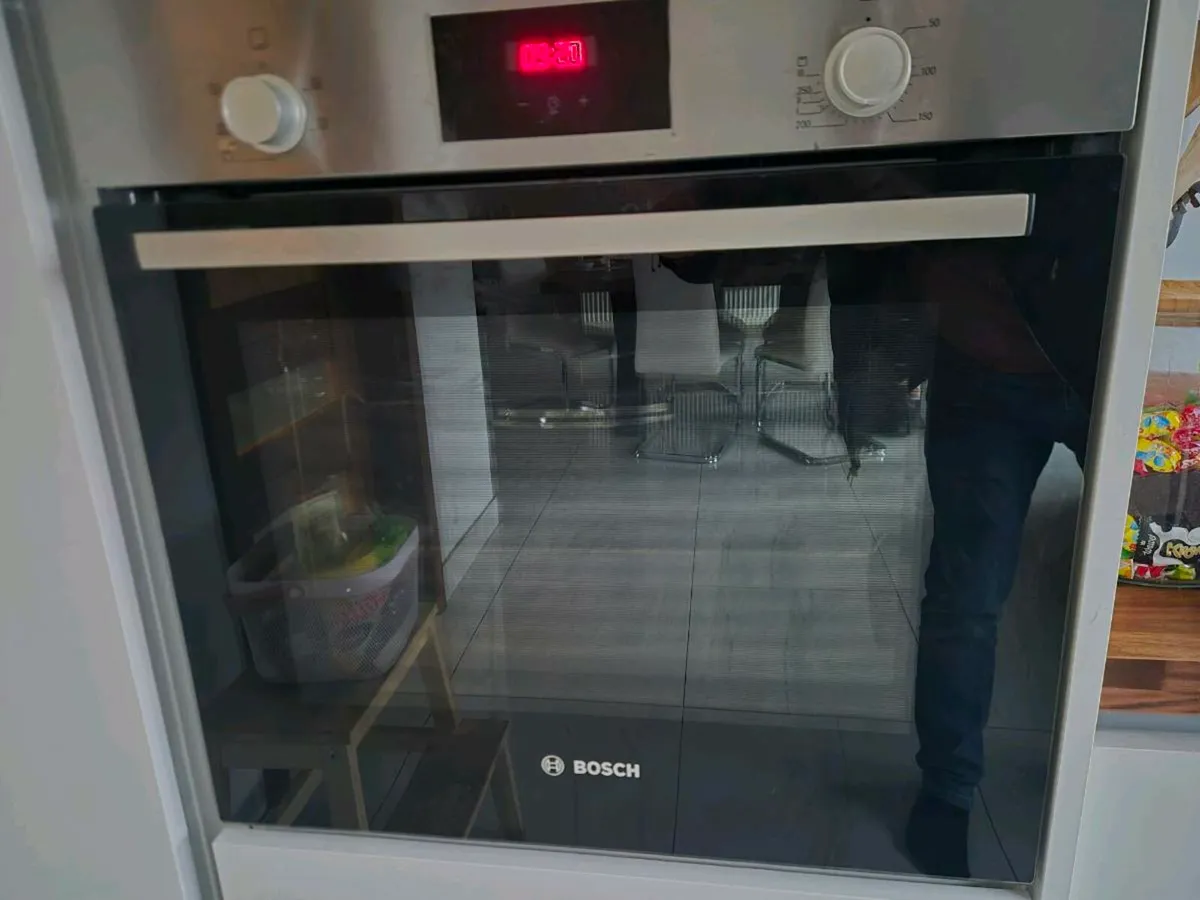 Oven, Bosch,  2 years old. - Image 1