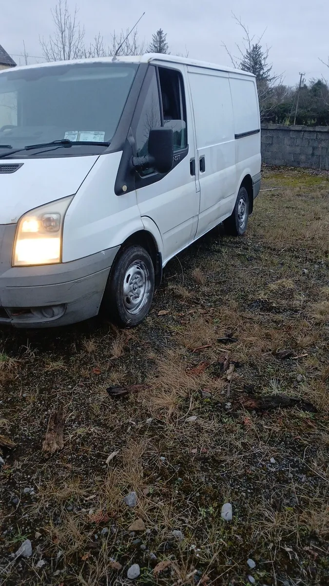 2009 ford transit swb 2.2 doe and tax July 2026 - Image 2