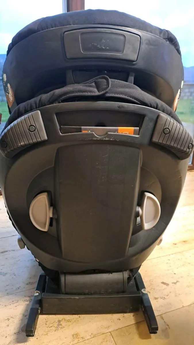 Car Seat - Image 3