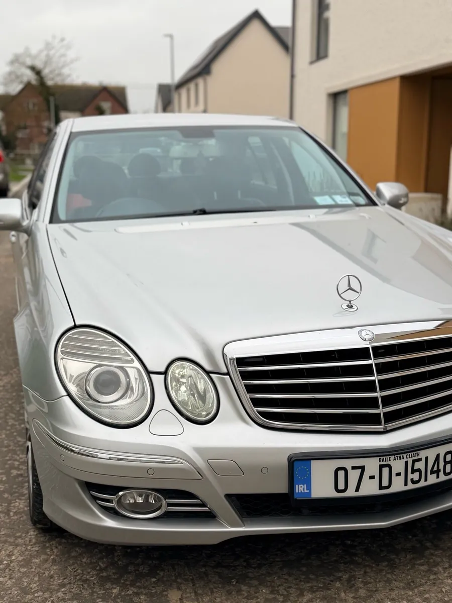 Mercedes Benz E200 EClass  2007 - Image 2