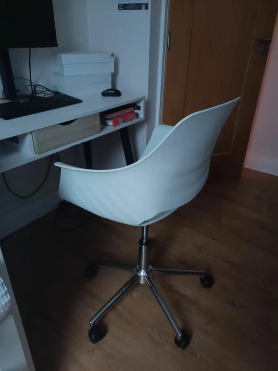Office chair - Image 2