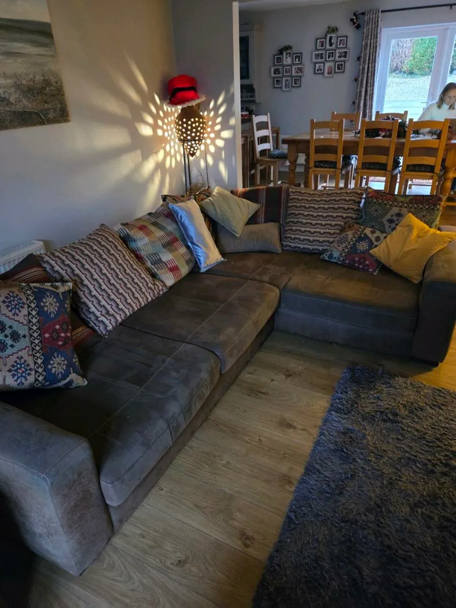 Suite of furniture - Image 4