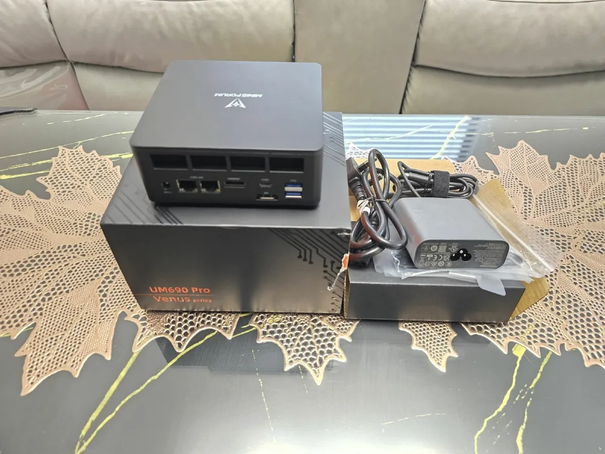 MINISFORUM UM690 Pro Mini PC - Image 2