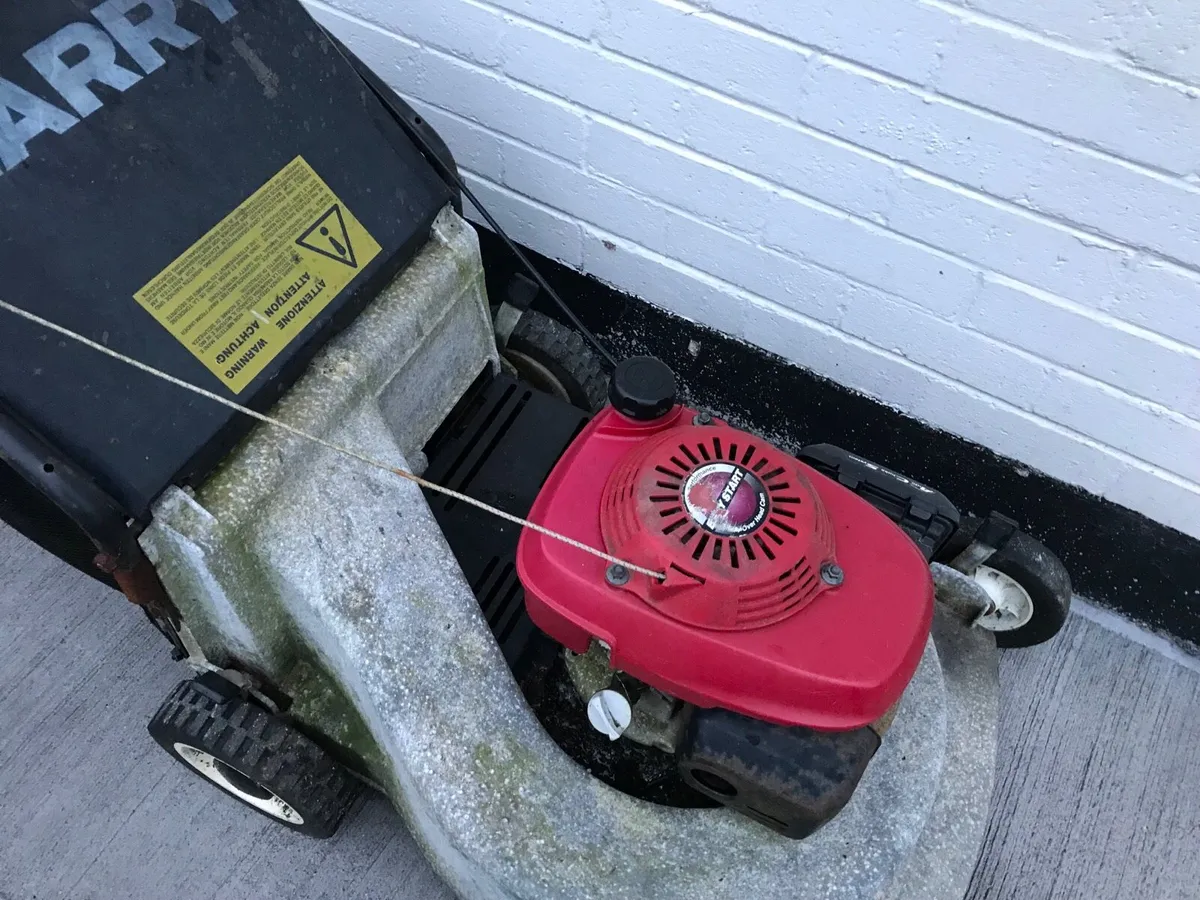 Honda lawnmower for sale - Image 2