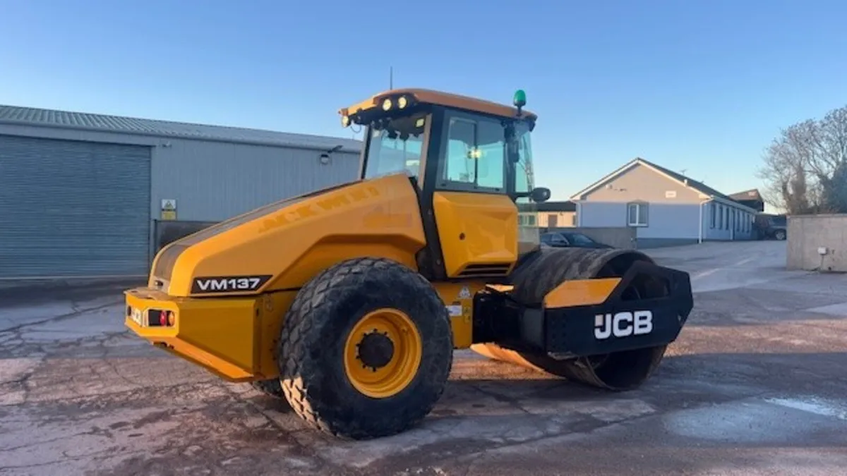 2015 JCB Vibromax 137 - Image 3