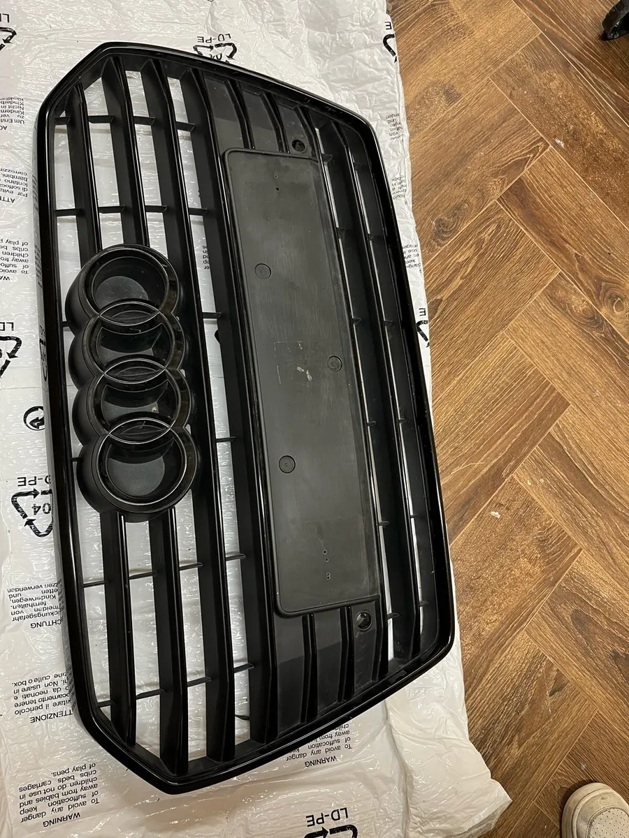 Audi A6 C7 grille - Image 2