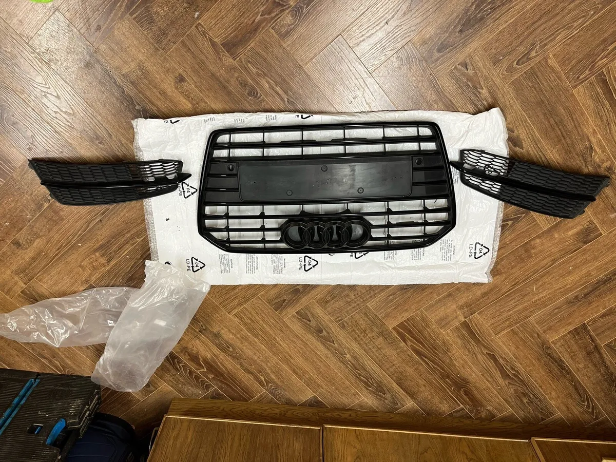 Audi A6 C7 grille - Image 3