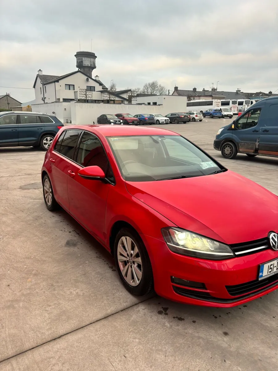 VOLKSWAGEN GOLF RED - Image 3
