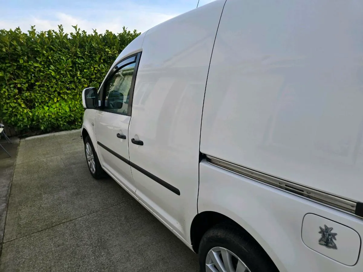 Volkswagen caddy - Image 4