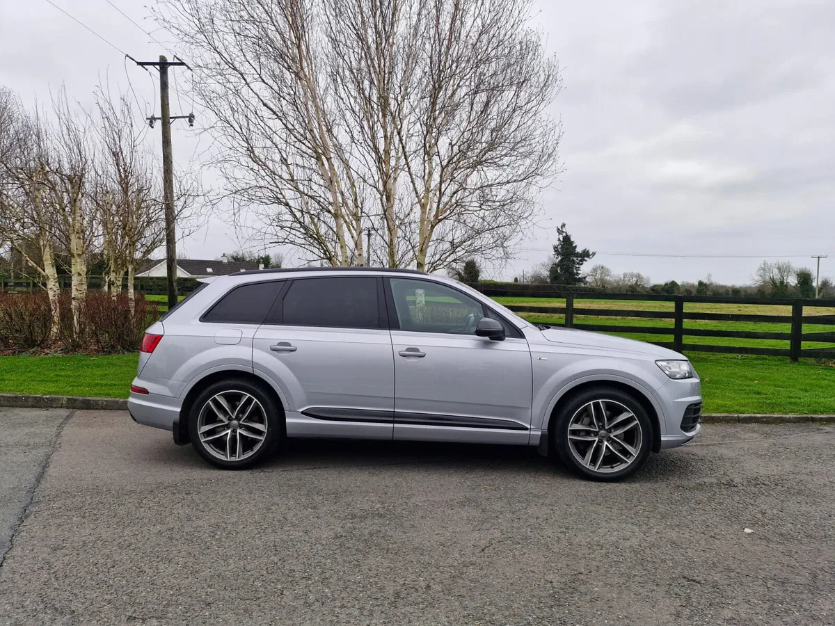 Audi Q7  Quattro s line 7 seater - Image 4
