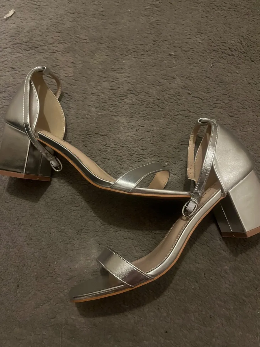 Silver Heels - Image 3