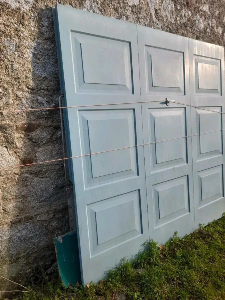 Garage door - Image 2