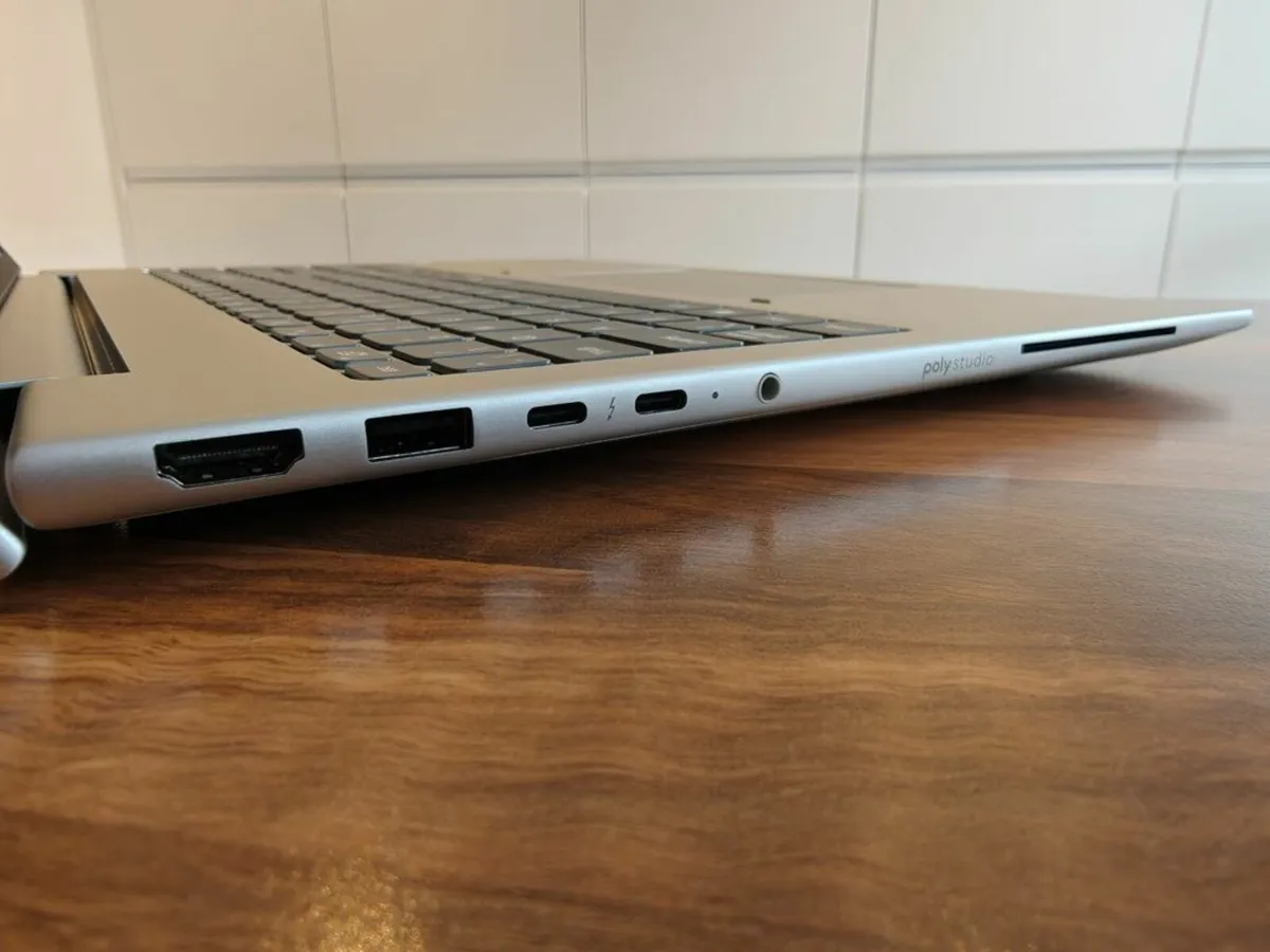 HP Elitebook 6 G1i | Ultra 5 | 32GB | 1TB | 16" - Image 4
