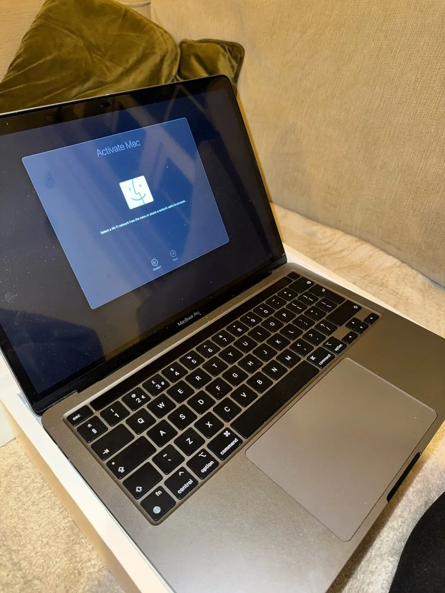 Macbook Pro 13 inch - Image 4