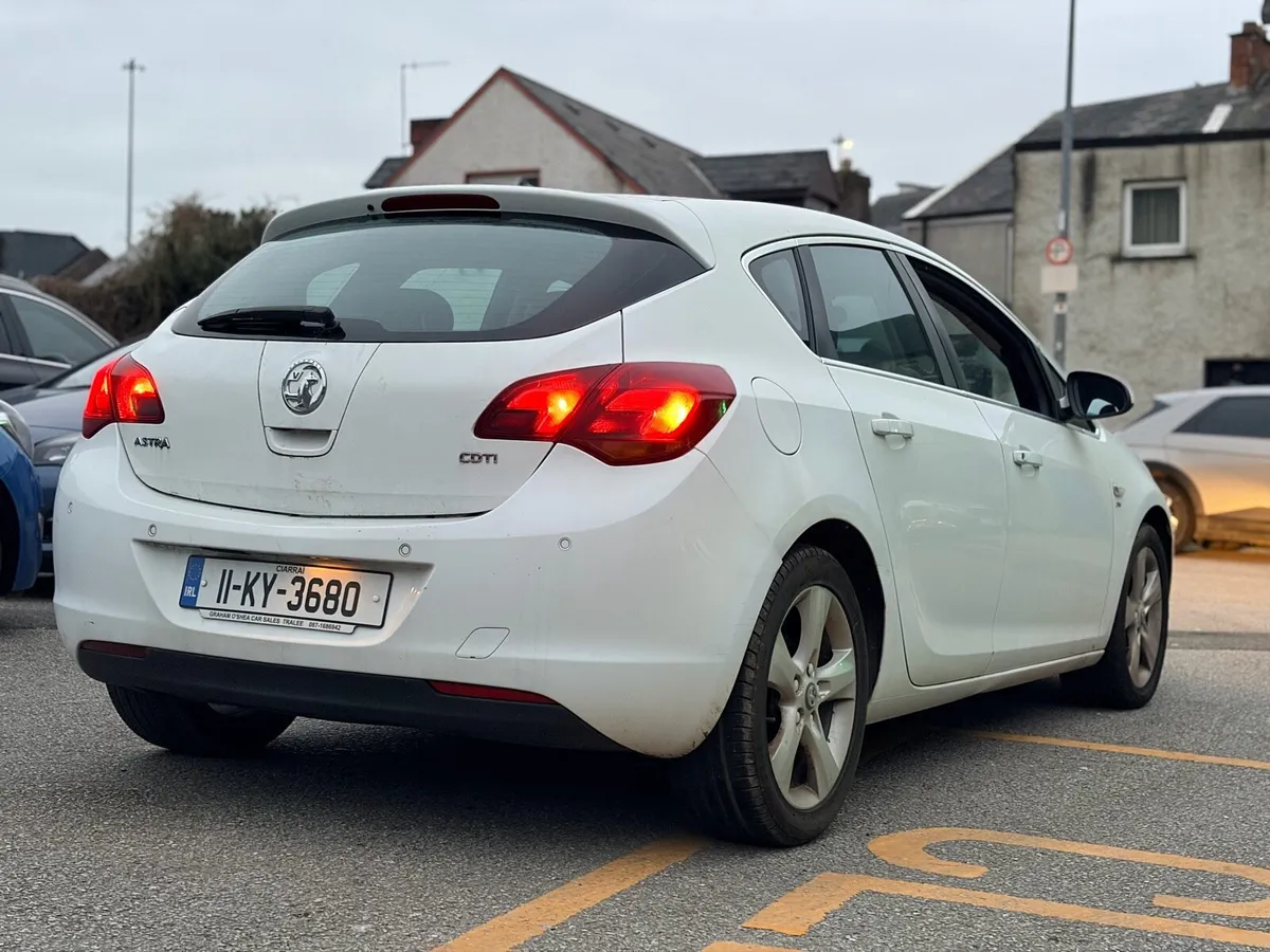 Vauxhall Astra 1.7 CDTI Ecoflex Sri 2011 - Image 3