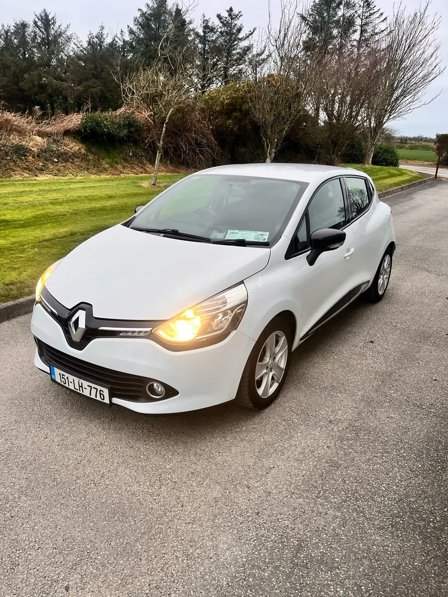 Renault Clio 2015 White 1.1L - Image 1