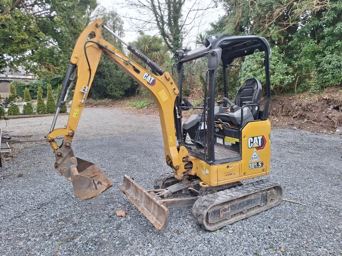 2021 Cat 301.5 Mini digger - Image 1