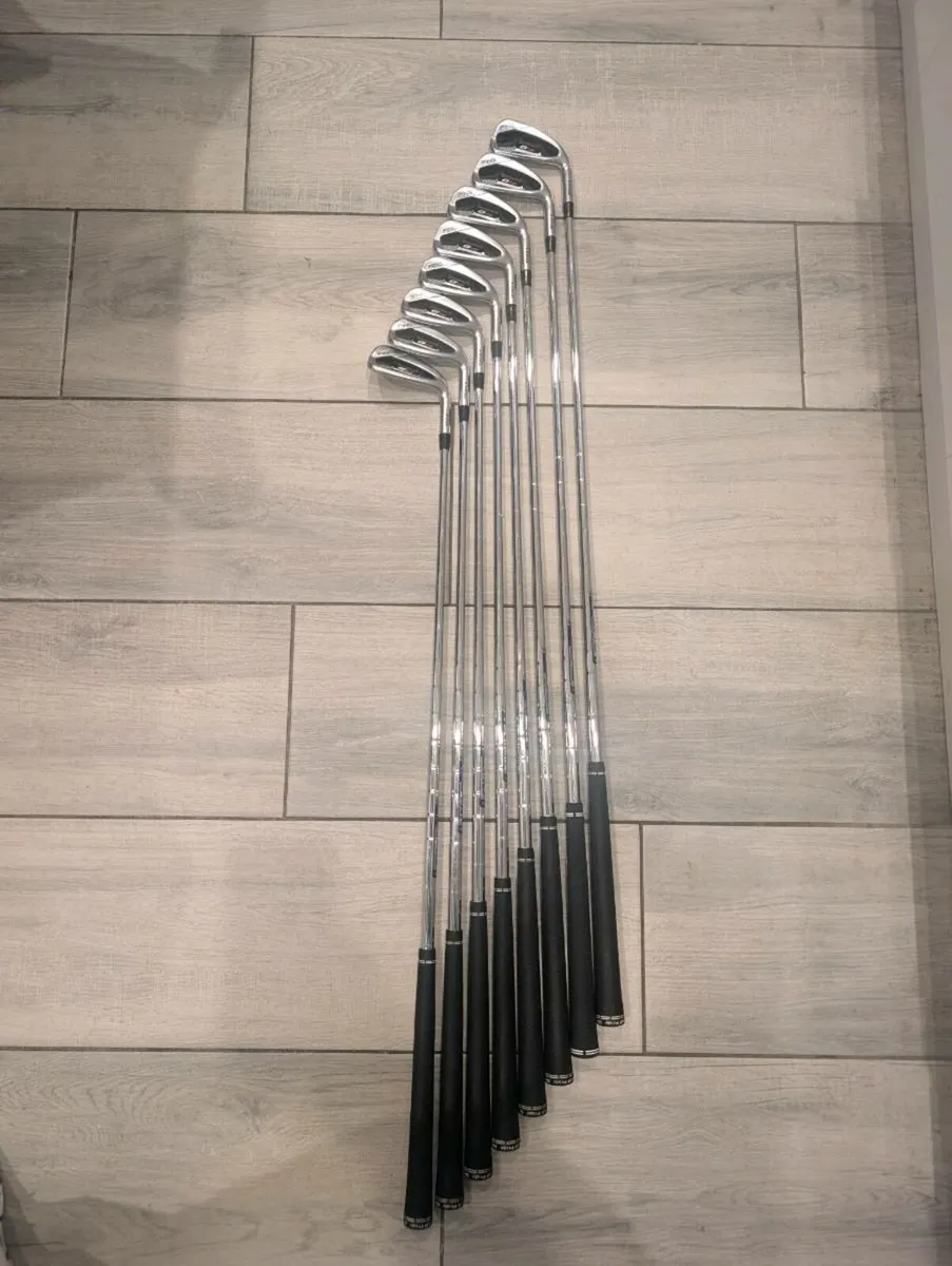 Ping g410 irons, 4 to U, black dot - Image 2