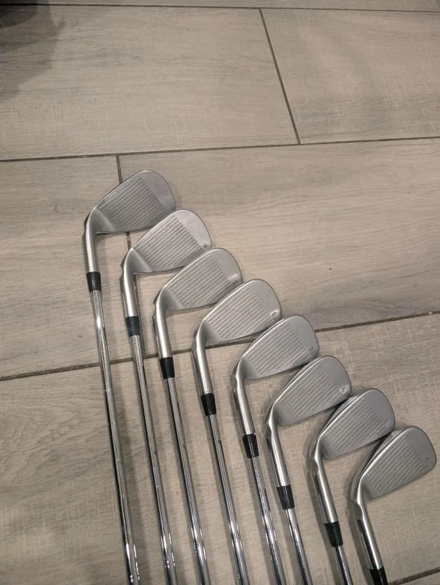 Ping g410 irons, 4 to U, black dot - Image 3