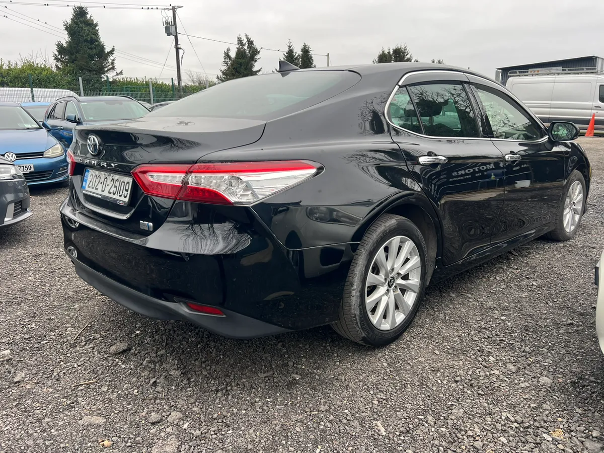 Toyota Camry Hybrid Automatic - Image 3
