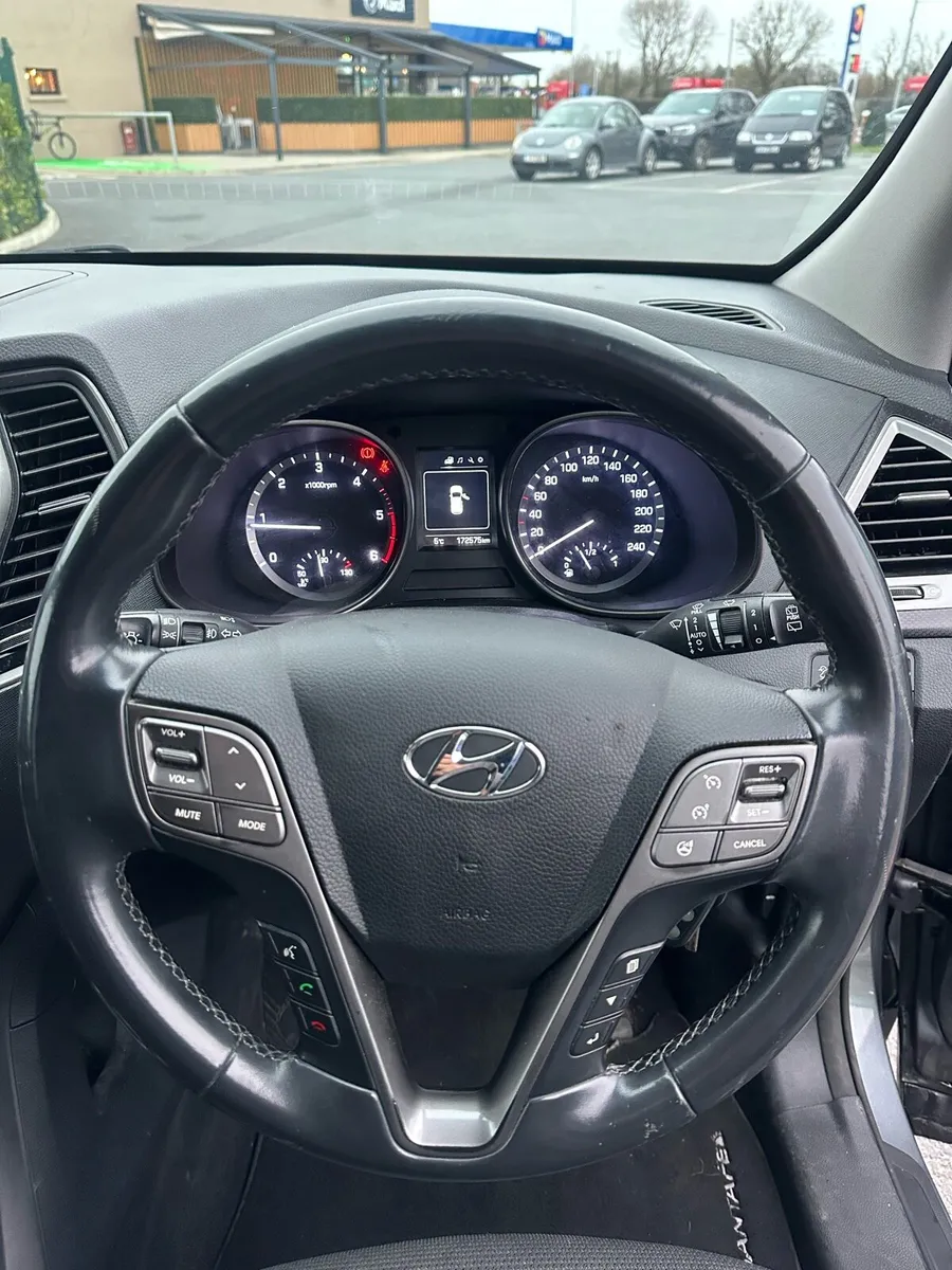 Hyundai Santa Fe - Image 4