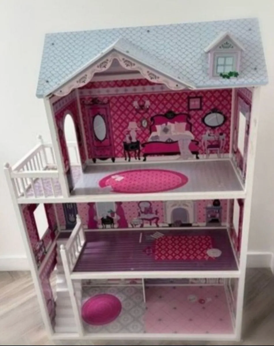 Large Dolls House