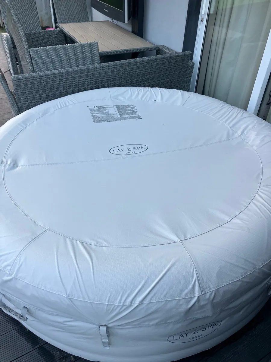Lay-Z-Spa - Image 1