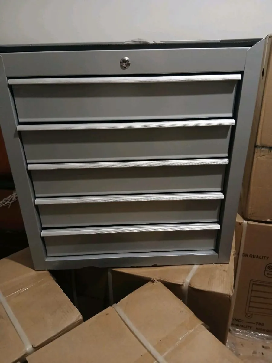 Tools box and tools on sael - Image 2