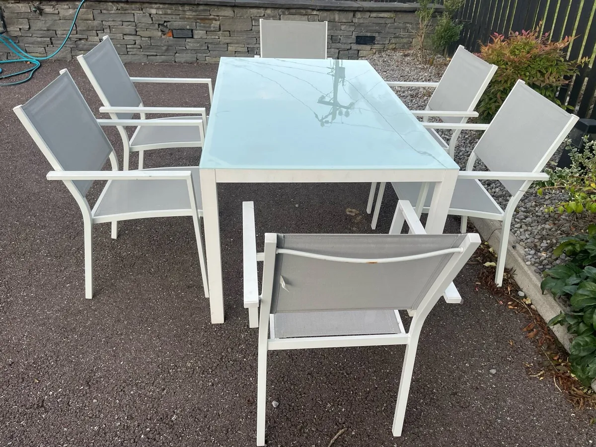 6 Seater Garden Patio Table & 6 x Stackable Chairs - Image 2