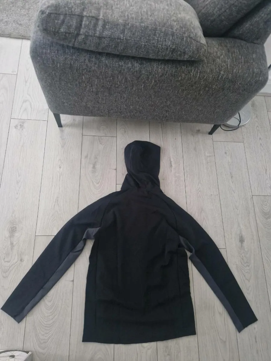 Castore FAI Ireland Pro Presentation Jacket - Image 2