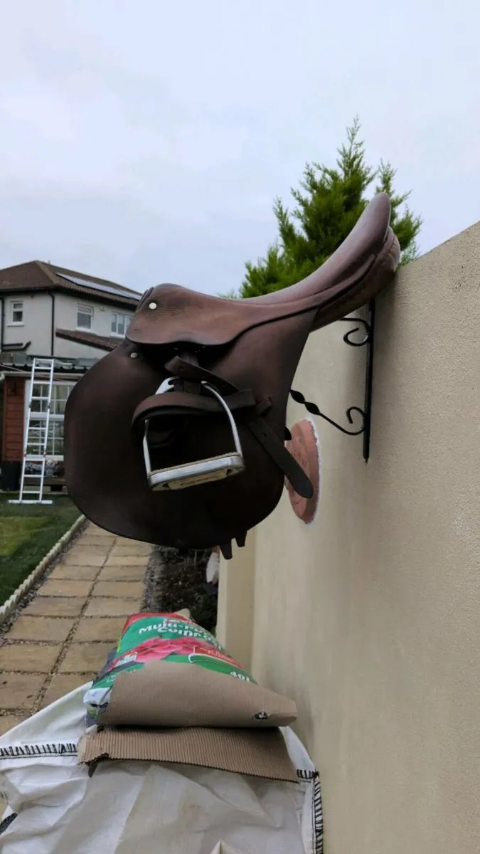 Berney saddle with full bridle - Image 3