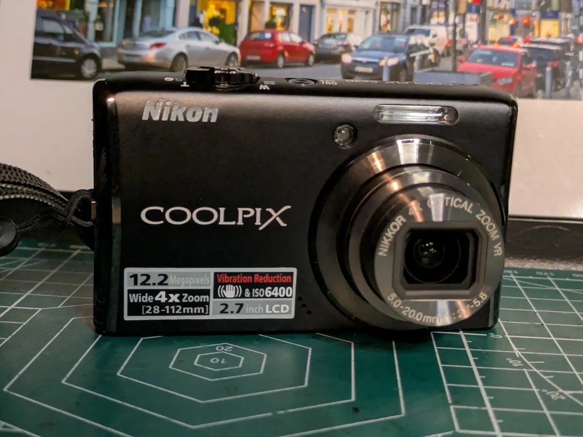 Nikon S620  12MP CCD 🌈 digital compact camera - Image 1