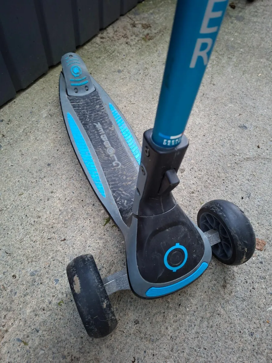 Globber 3 wheel scooter - Image 2