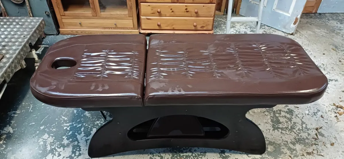 Massage table - Image 2