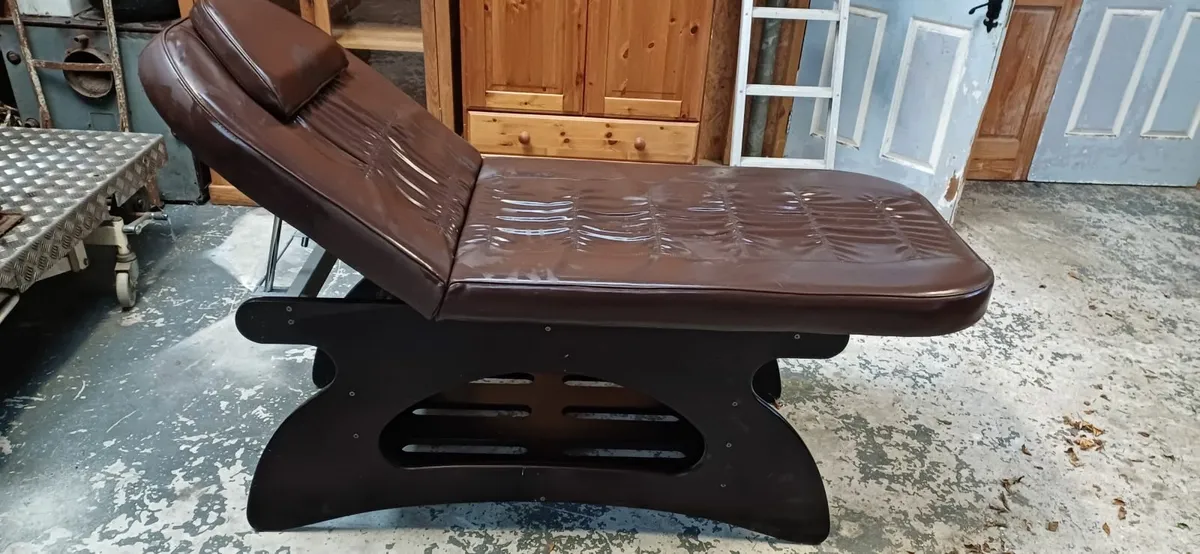 Massage table - Image 3