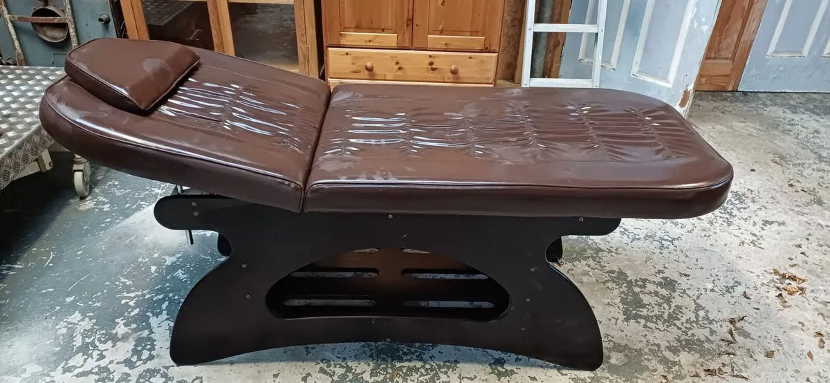Massage table - Image 4